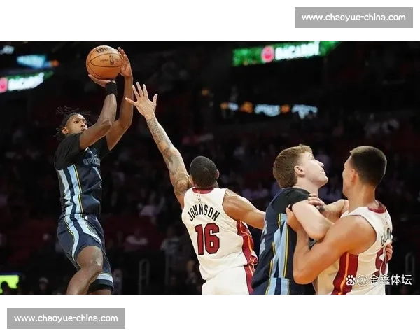 威尔首发立奇功!热火半场 86 分屠灰熊 威尔首发立奇功!热火半场 86 分屠灰熊